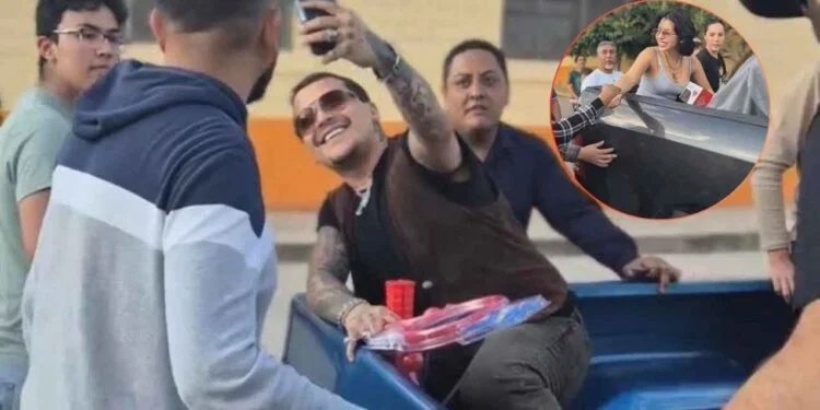 Angela Aguilar y Christian Nodal reparten juguetes por día de Navidad en Zacatecas