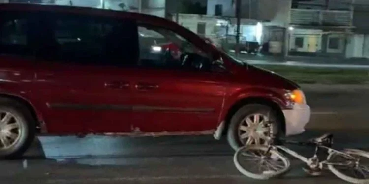 Ciclista alcoholizado resulta lesionado tras ser arrollado por camioneta en Matamoros, Tamaulipas