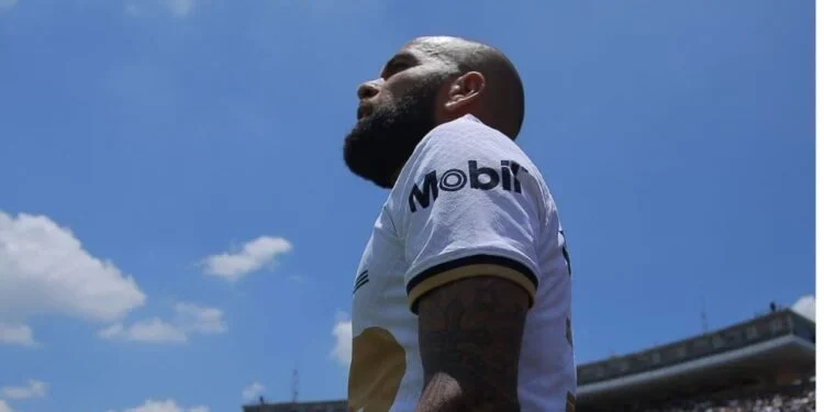 Dani Alves planea volver al fútbol como dueño de equipo