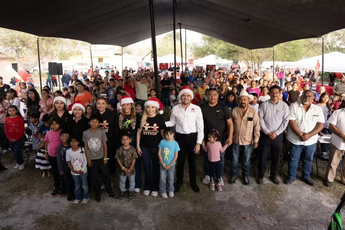 El alcalde Beto Granados acompañó a la presidenta del DIF Matamoros en el Ejido Santa Adelaida