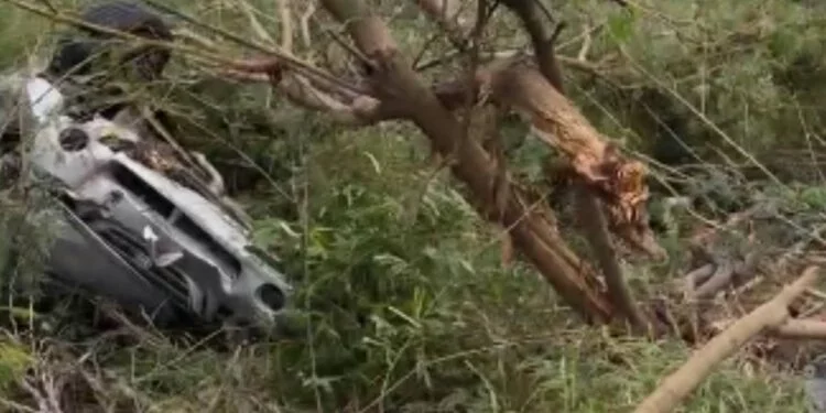 Maestra resulta lesionada tras volcadura en la carretera Sendero Nacional en Matamoros, Tamaulipas