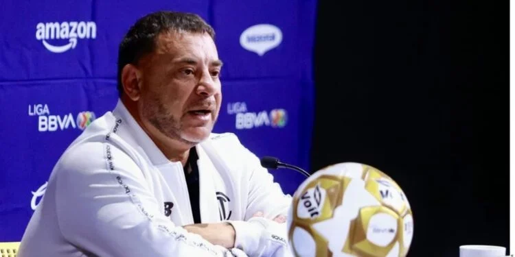 Mohamed confiesa su interés por dirigir a Boca Juniors