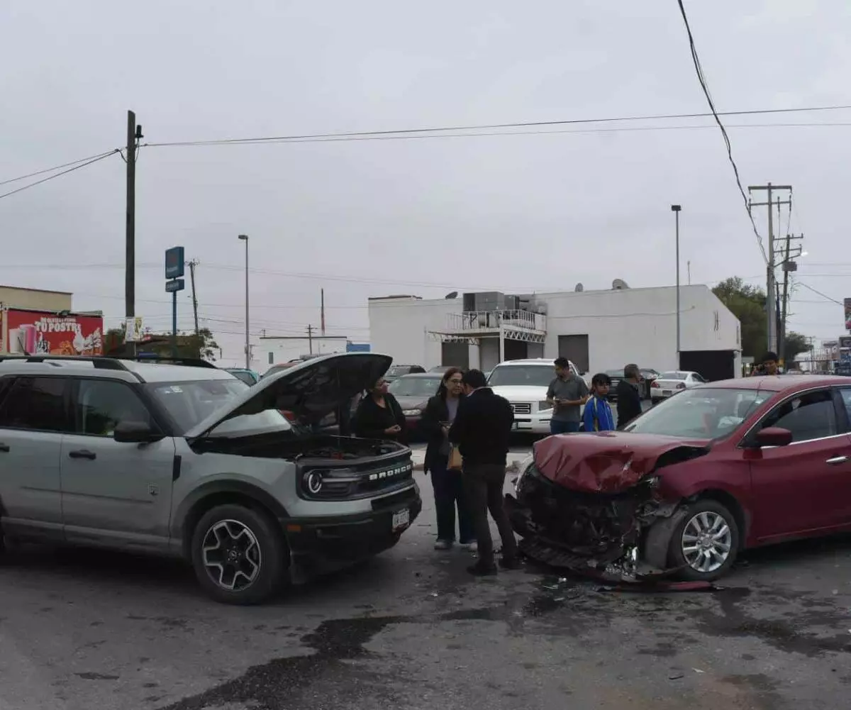 Conductora provoca carambola vehicular en Reynosa, Tamaulipas