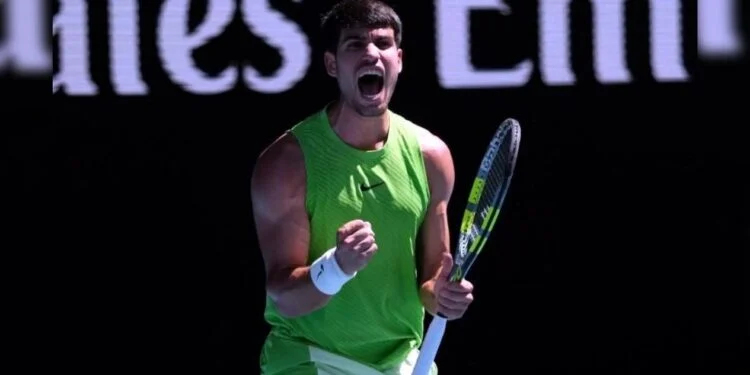 Carlos Alcaraz domina y sigue firme hacia la gloria en Australia