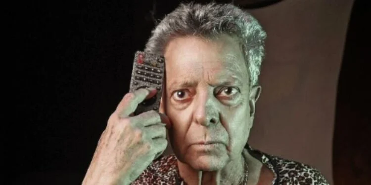 César Bono sigue en escena pese a fracturarse dos costillas en casa