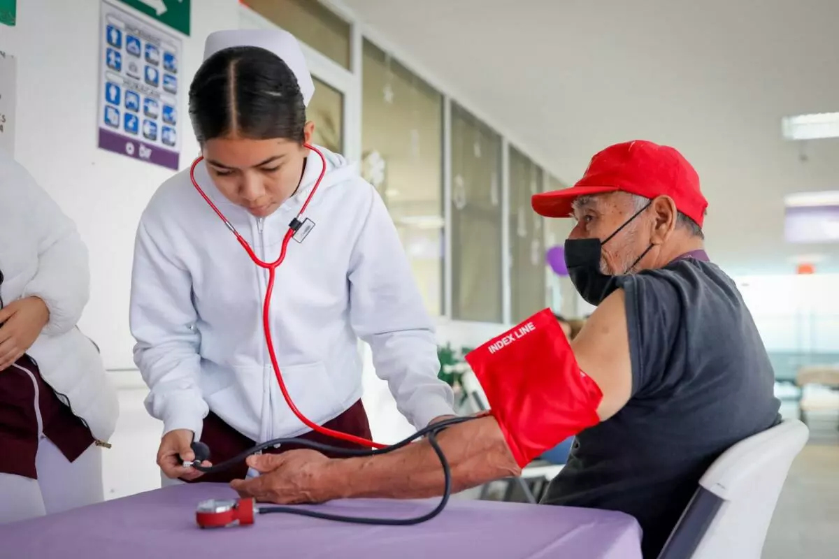 Amplía DIF Tamaulipas servicios de salud para personas adultas mayores con brigadas especializadas