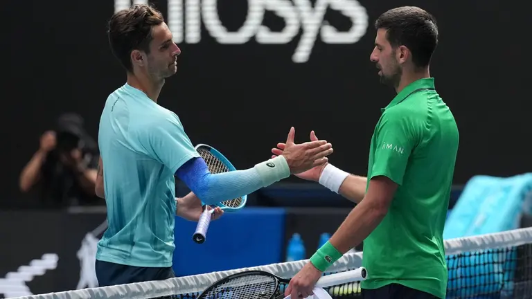 Djokovic Avanza a Semifinales del Abierto de Australia Por el Abandono de Musetti