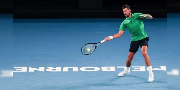Djokovic alcanza los cien triunfos en Melbourne Park tras un debut histórico