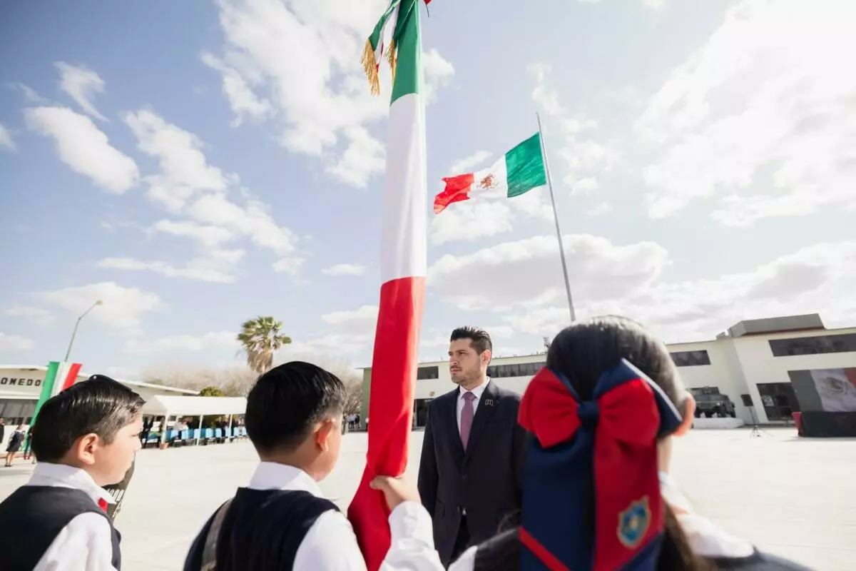 El alcalde Beto Granados encabeza conmemoración del Día de la Bandera en Matamoros