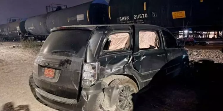 Conductor se salva de ser embestido por el tren en Reynosa, Tamaulipas
