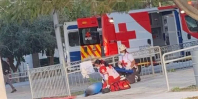 Estudiante del CBTIS 275 cae del segundo piso y la trasladan al IMSS en Matamoros, Tamaulipas