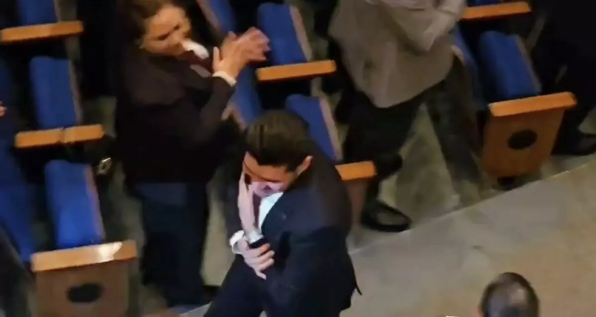 En la Sesión Itinerante del Congreso en Tamaulipas, el alcalde Beto Granados es ovacionado de pie y recibe el respaldo del pueblo después de haber dado un mensaje al pueblo de tamaulipas