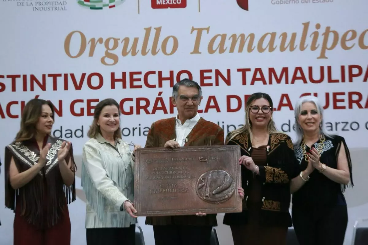 Emprendimiento y tradición impulsan a Tamaulipas; distinguen a empresarios y a la Cuera Tamaulipeca
