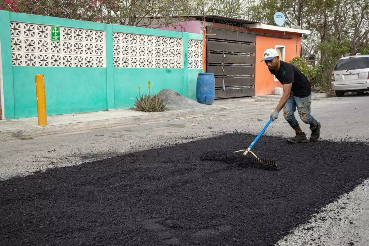 El alcalde Beto Granados refuerza trabajos de bacheo en distintos sectores de Matamoros