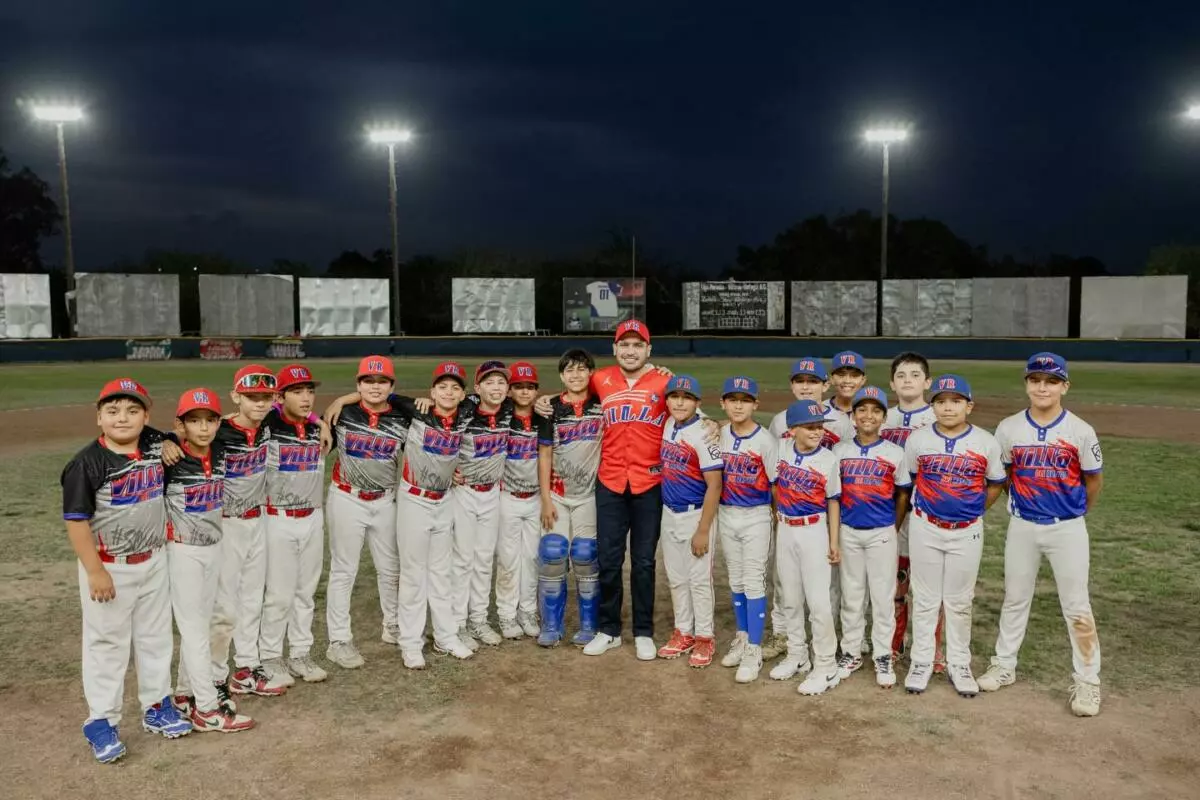 El alcalde Beto Granados visita estadio de la Liga Villa del Refugio rumbo al Torneo Nacional de Ligas Pequeñas