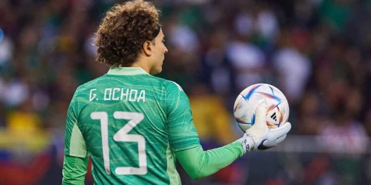 A un paso de su sexto Mundial, “Memo” Ochoa carga con un récord negativo