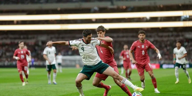 México rozó el gol ante Portugal, pero falló en la definición
