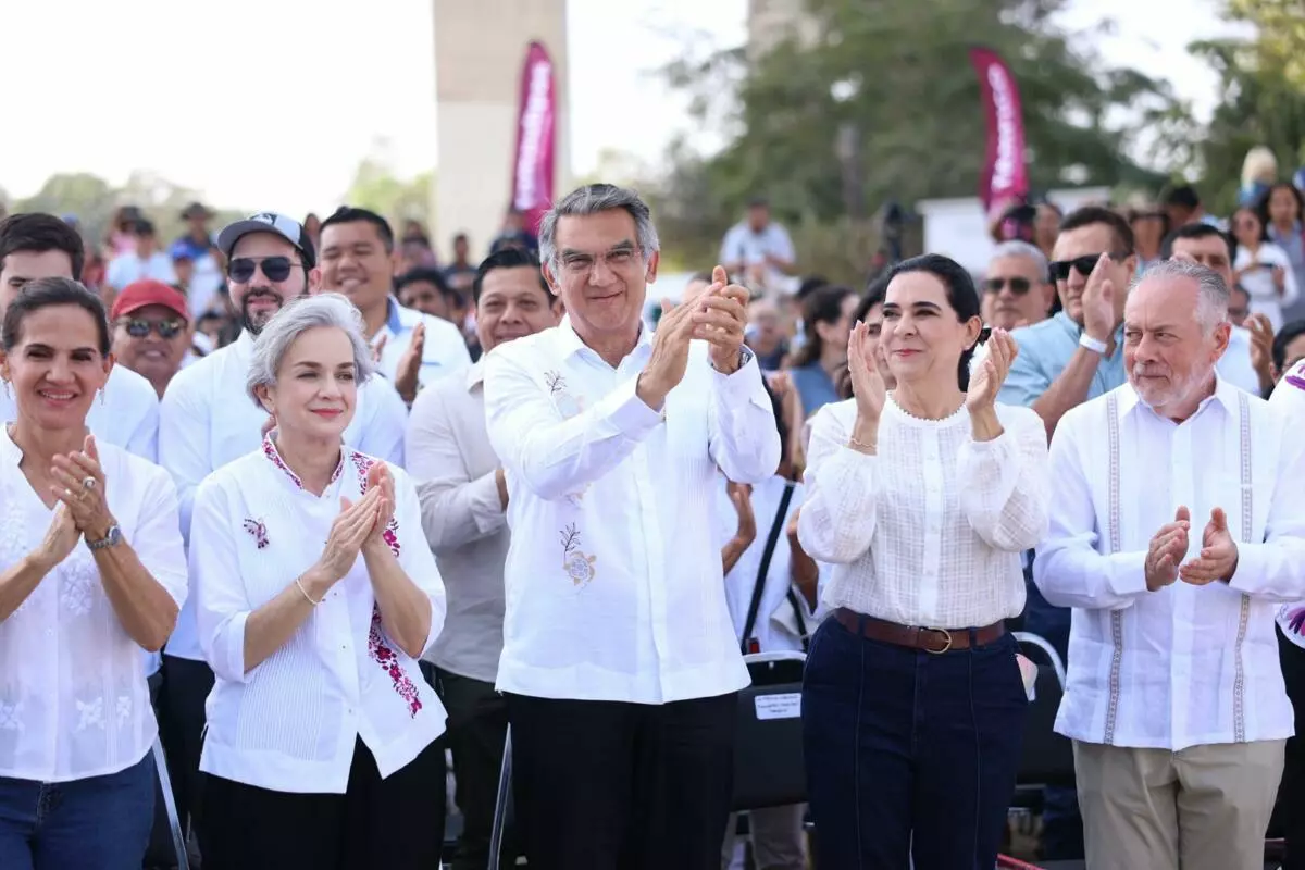 Gobernador Américo Villarreal Anaya y su esposa María de Villarreal reconocen la historia y esfuerzo de las despicadoras de Tamaulipas