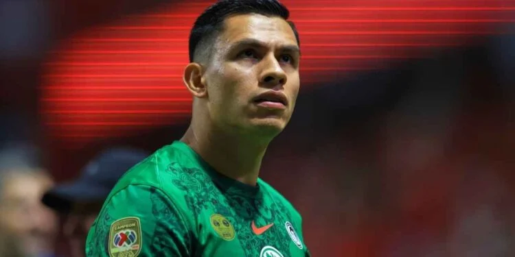 El portero del América, Luis Ángel Malagón regresa a CDMX tras realizarse operación en Guadalajara