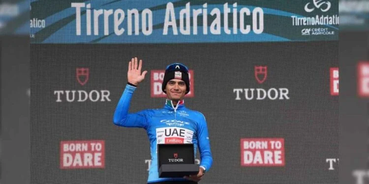Isaac del Toro hace historia en Italia y conquista la Tirreno-Adriático 2026