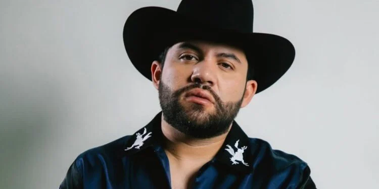 Luis R. Conriquez en polémica interpretar corridos en Ring Royale 2026