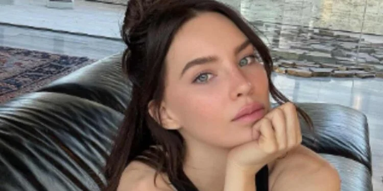 Belinda reaparece en España y desata reacciones en redes con nuevas fotos