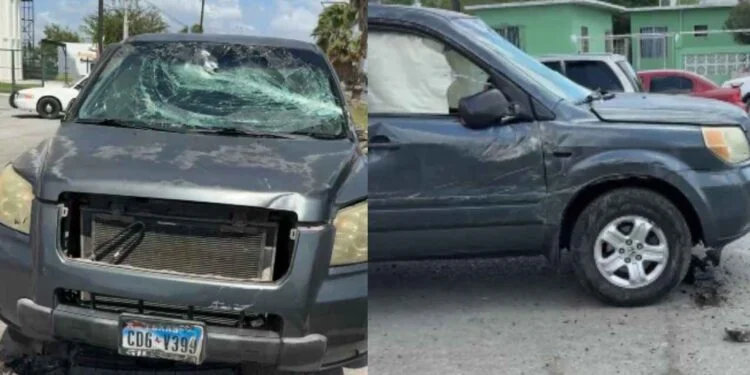Conductor queda atrapado tras fuerte volcadura en Matamoros, Tamaulipas