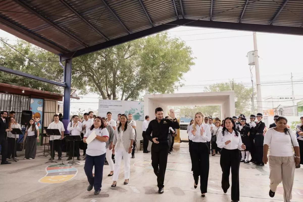 El alcalde Beto Granados encabeza honores a la bandera en el Jardín de Niños Valentín Contreras Flores