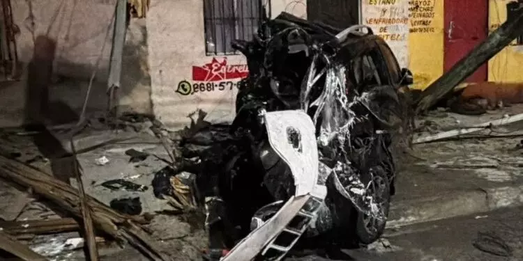 Conductor huye tras aparatoso choque contra autos en Matamoros, Tamaulipas