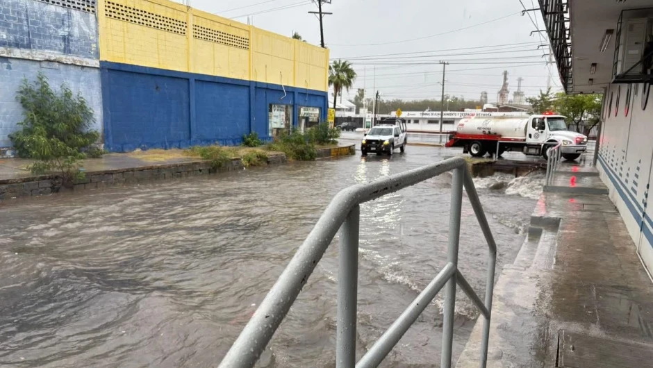 Caen 2 pulgadas de lluvia; dejan encharcamientos y accidentes viales en Reynosa, Tamaulipas