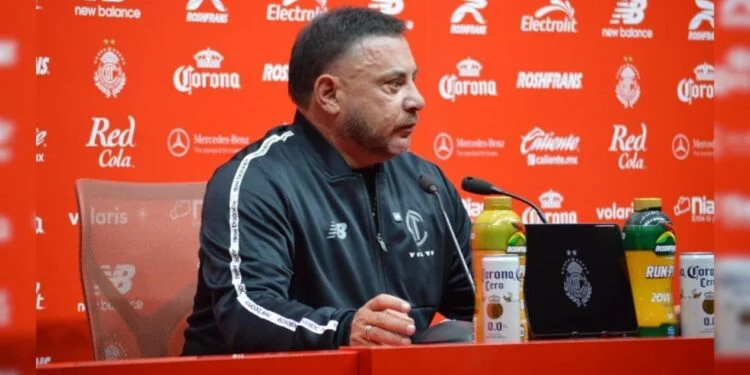 Mohamed cuestiona polémico penal en Toluca: “No nos vamos a poner a llorar”