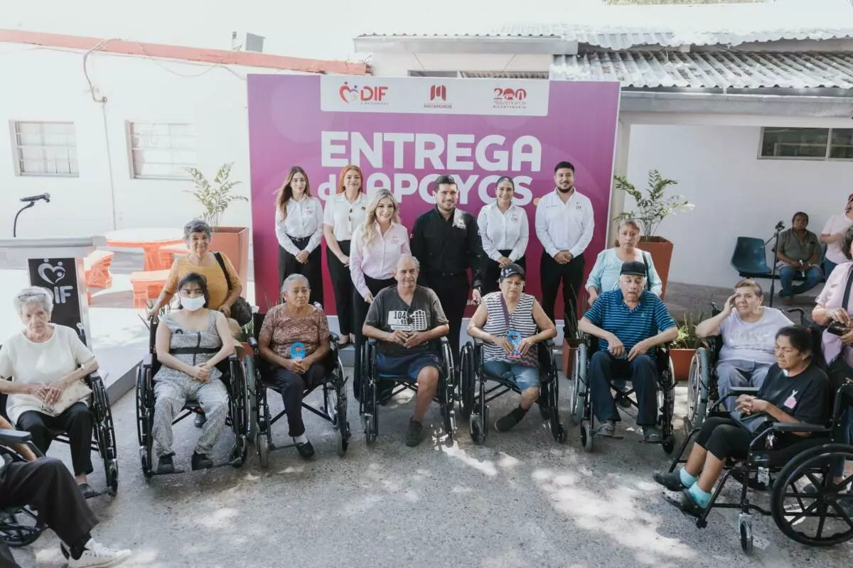 El alcalde Beto Granados y el DIF Matamoros entregan apoyos a familias vulnerables