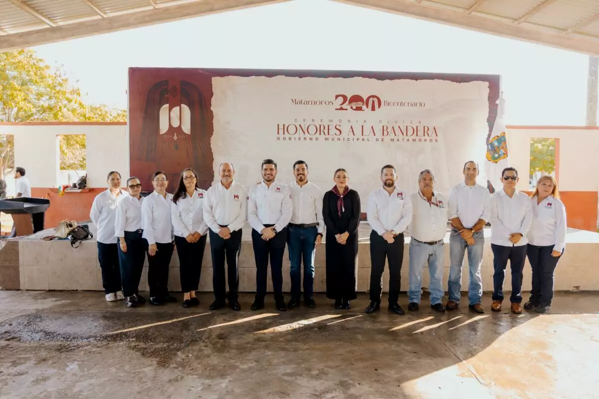 El alcalde Beto Granados encabeza Honores a la Bandera en el Ejido La Luz