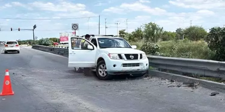 Fuerte accidente en el Viaducto deja cuatro vehículos involucrados en Reynosa, Tamaulipas