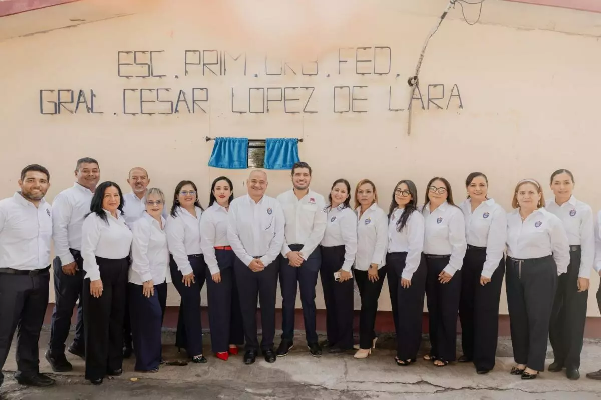 El alcalde Beto Granados celebra el 50 aniversario de la Escuela Primaria General César López de Lara