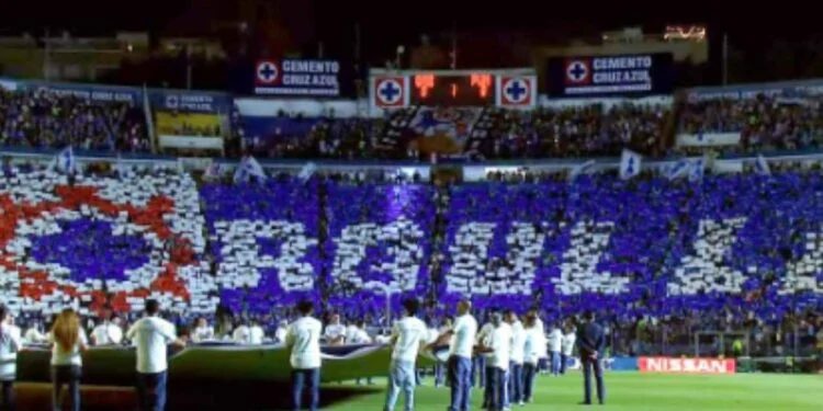 Con impresionante mosaico, la ‘Sangre Azul’ recibió a La Máquina en el Ciudad de los Deportes