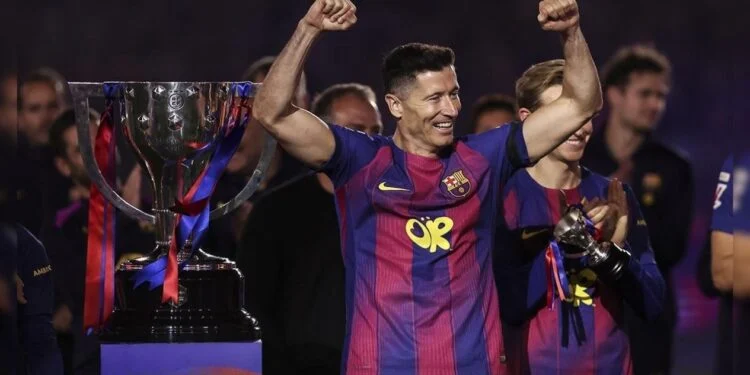 ¿Lewandowski se va del Barcelona? El delantero analiza su salida como agente libre