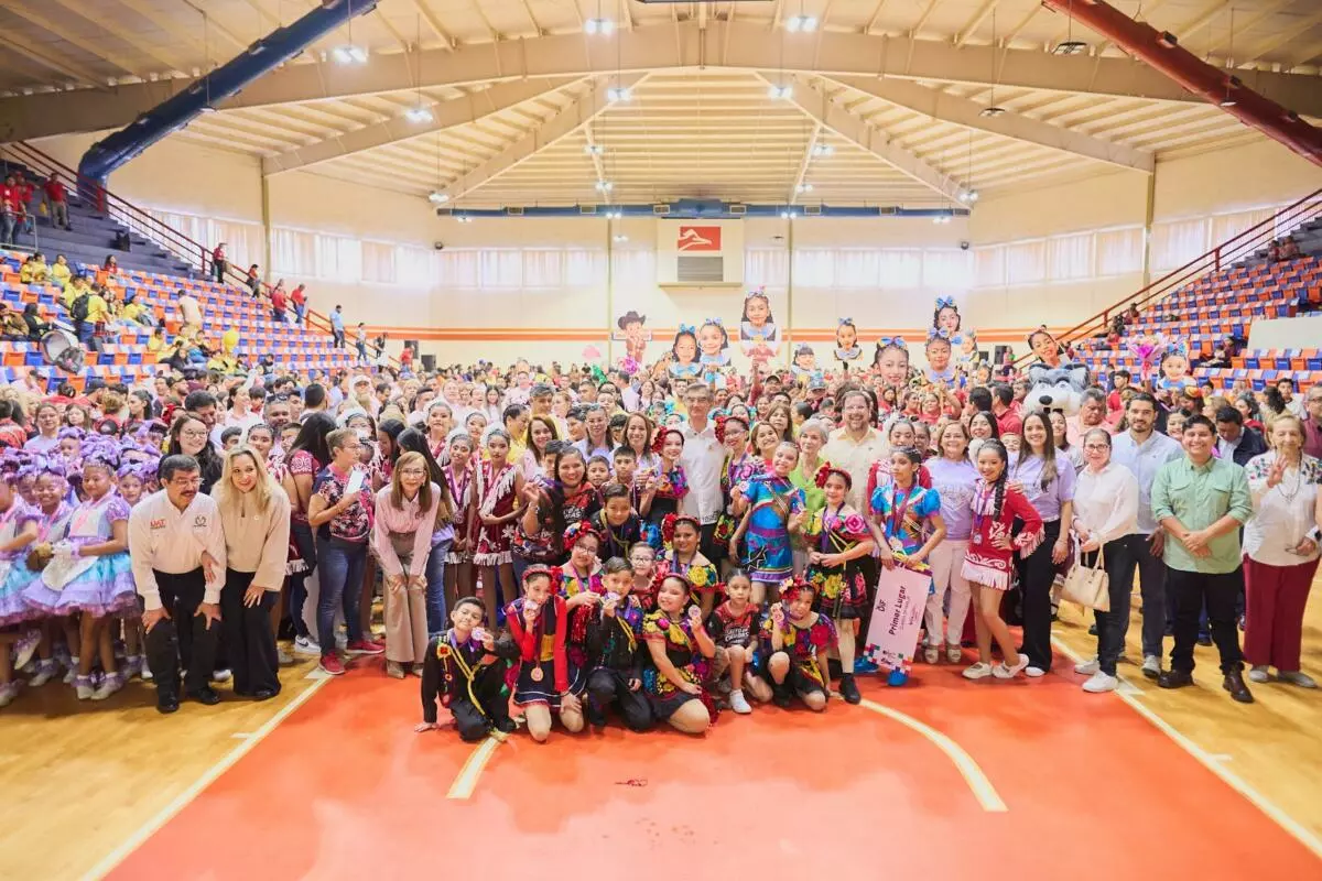 Celebran talento y disciplina: Gobernador Américo Villarreal Anaya y su esposa María de Villarreal entregan premios a ganadores estatales de Rondas Infantiles y Salto de Cuerda
