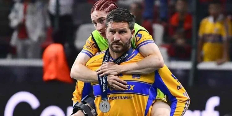 Gignac brinda apoyo a Marcelo Flores tras su fuerte lesión con Tigres