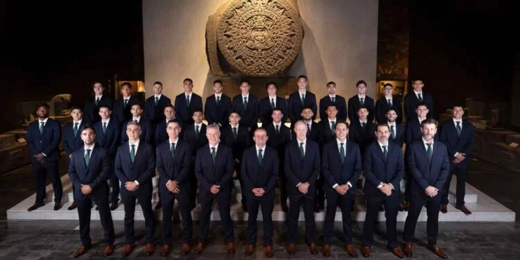 Selección Mexicana se toma la foto oficial previo al debut mundialista