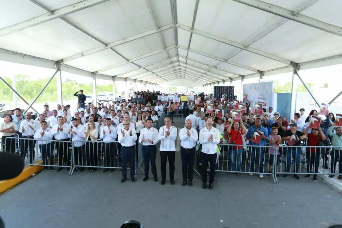 Gobernador Américo Villarreal Anaya impulsa desarrollo urbano con obra vial y entrega de escrituras en Matamoros