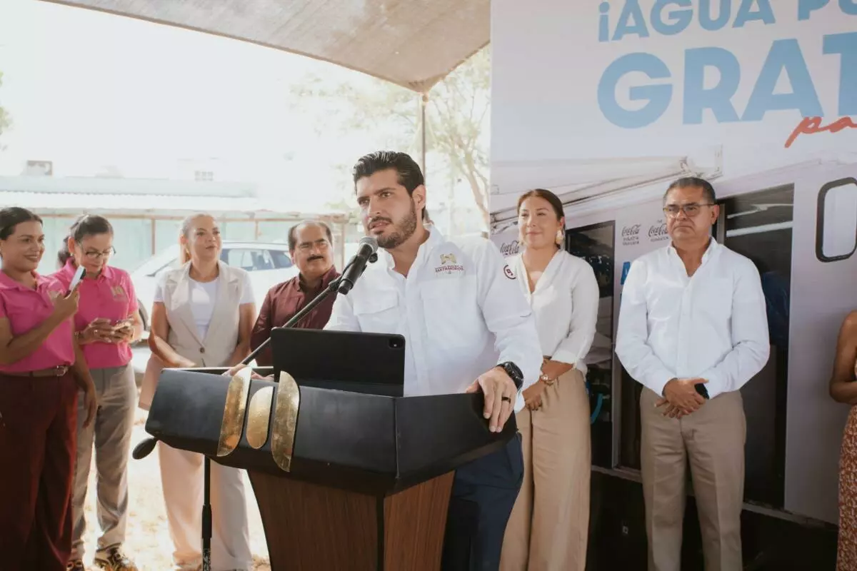 El alcalde Beto Granados acerca agua purificada gratuita a las familias con el programa “Agua para la Comunidad”