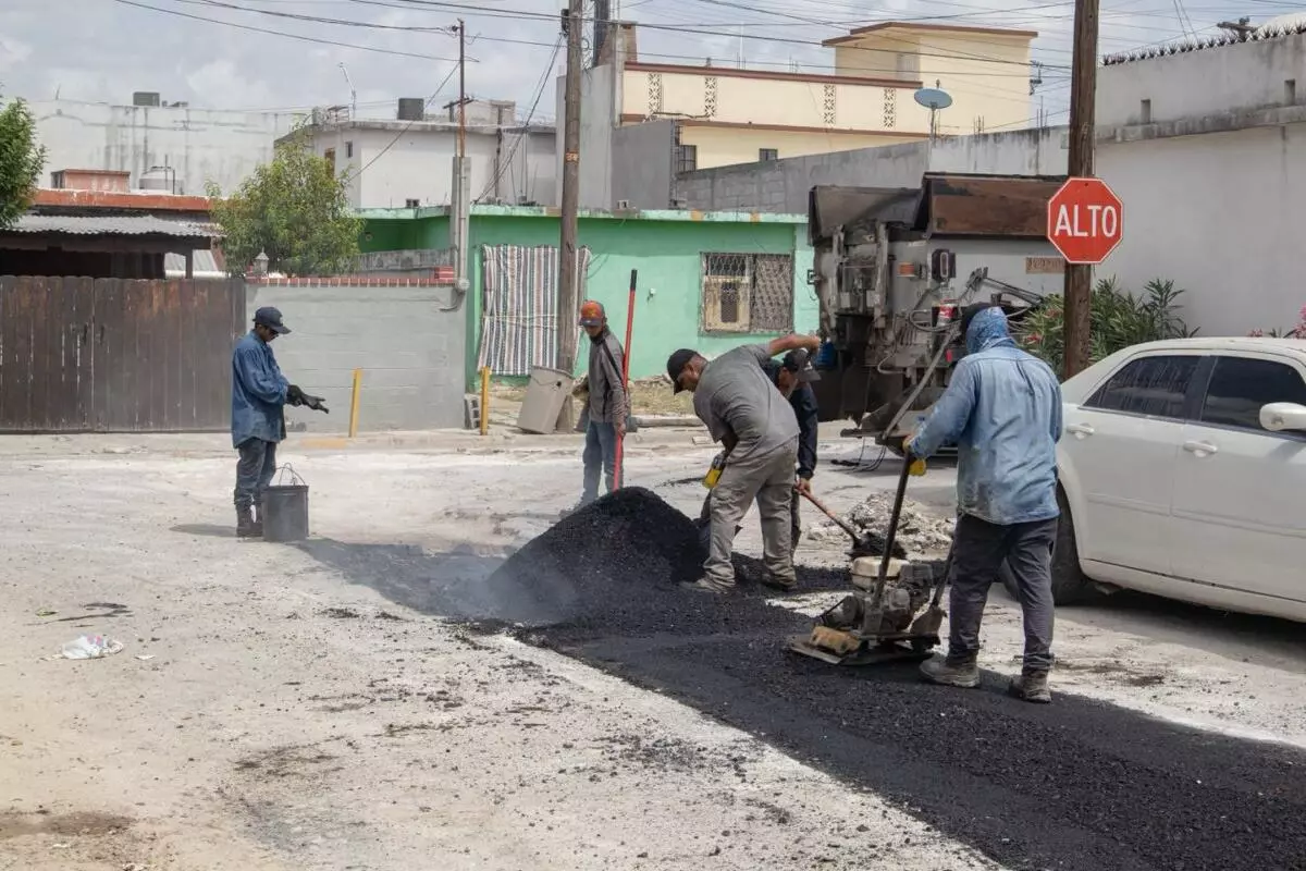 El Gobierno Municipal de Matamoros mantiene trabajos permanentes de bacheo para mejorar la movilidad
