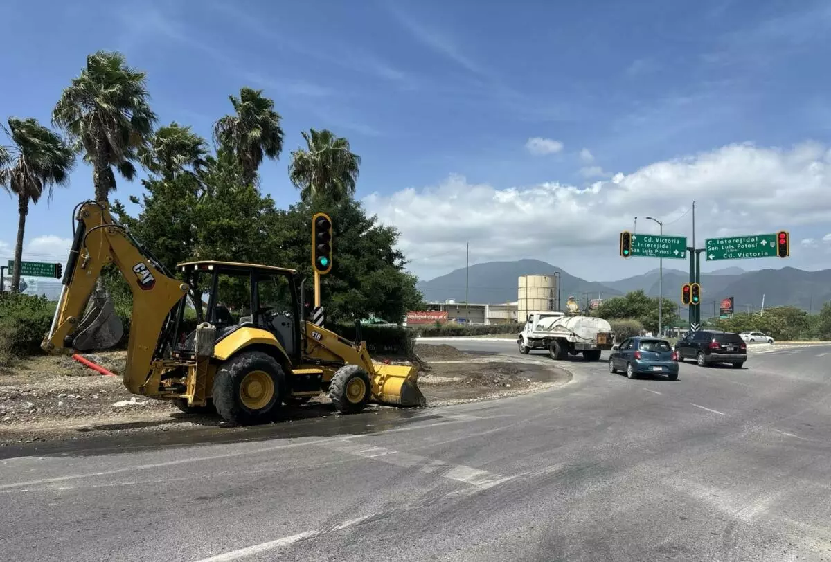 Gobierno del Dr. Américo Villarreal Anaya mejora la fluidez vehicular con adecuaciones viales en la capital del Estado