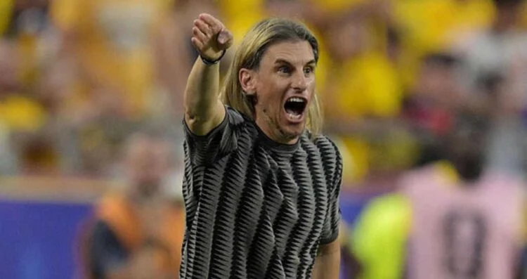 Sebastián Beccacece deja a Ecuador tras eliminación ante México