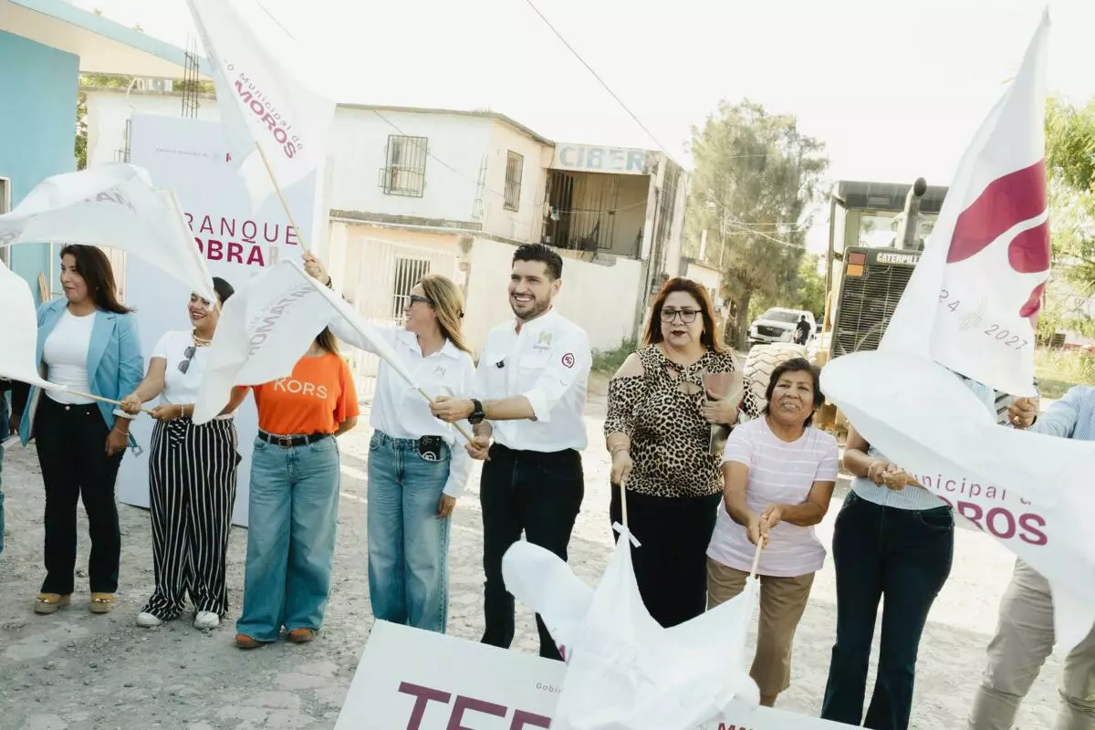 El alcalde Beto Granados inicia obra de pavimentación en la colonia Carlos Salinas
