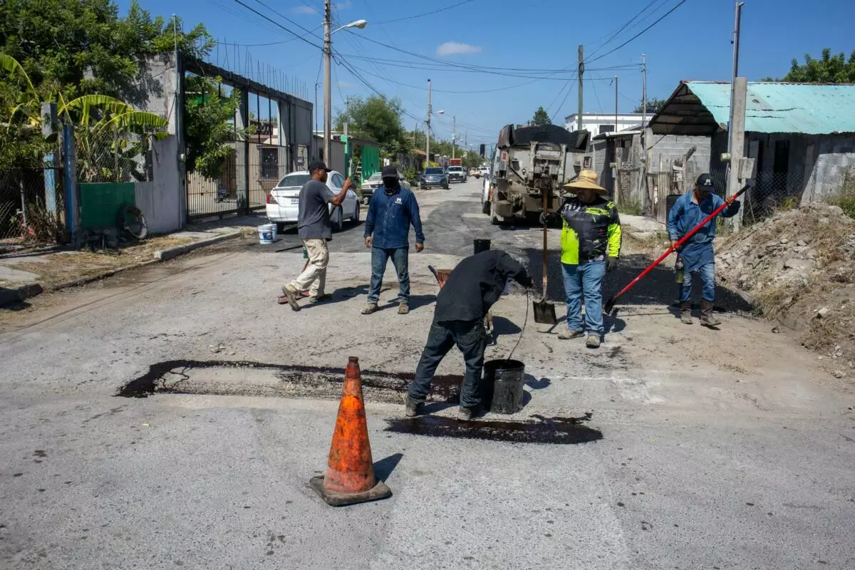 El alcalde Beto Granados mantiene trabajos de bacheo en distintos sectores de Matamoros