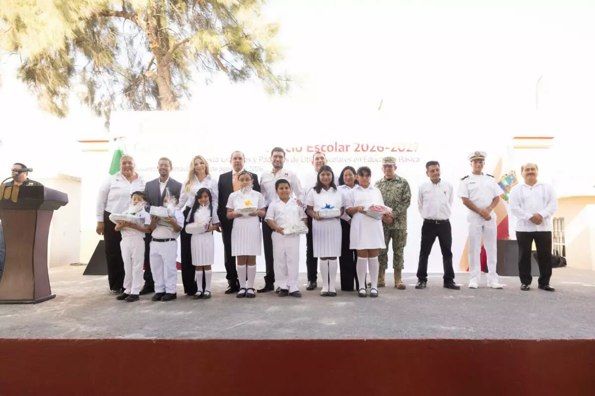 El alcalde Beto Granados acompaña entrega de más de 80 mil paquetes de útiles escolares en Matamoros