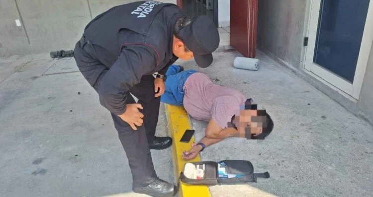 Trailero presuntamente intoxicado recibe atención de la Guardia Estatal en Reynosa, Tamaulipas