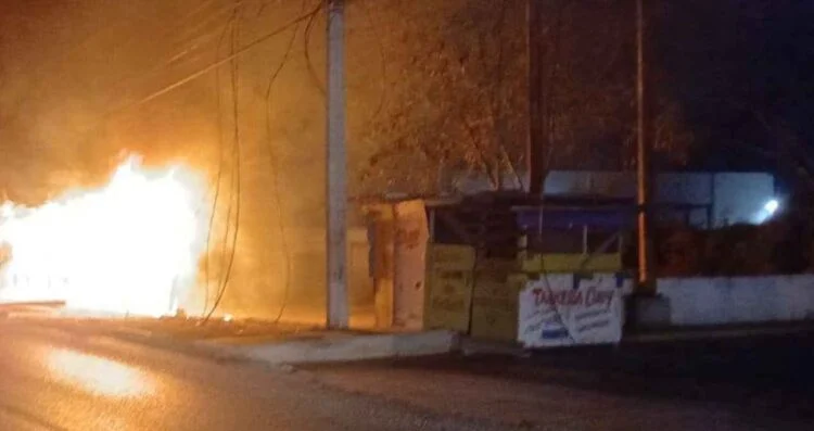 Incendio consume puesto de tacos en la avenida Rodolfo Garza en Reynosa, Tamaulipas